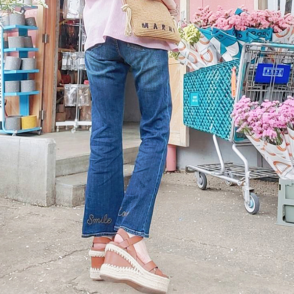 ロゴ刺繍セミフレアーデニム デニム ＆ LOVE CLOSET