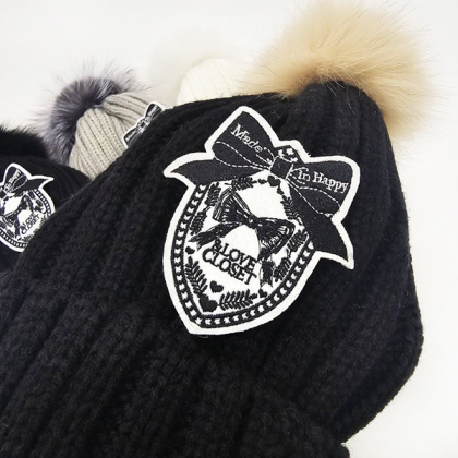 &LOVE CLOSETオリジナルワッペンポンポンニット帽 帽子 ＆ LOVE CLOSET