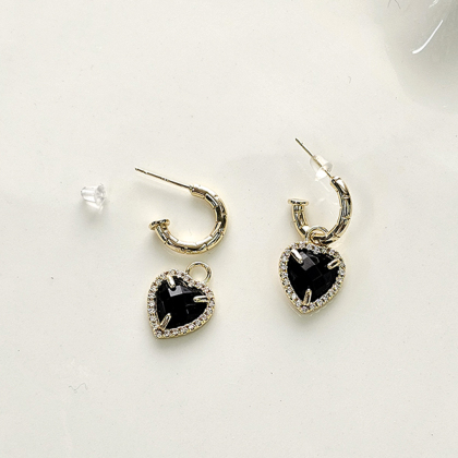 SELECT】ブラックハートの大人ピアス ピアス、イヤリング ＆ LOVE CLOSET