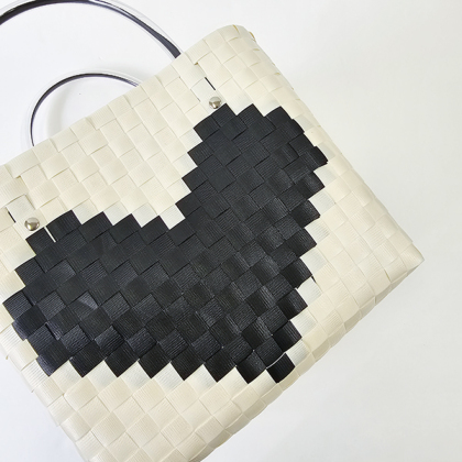 バレリア❤️です。　プラかごバッグ ハンドメイド プラカゴ バッグ かごバッグ 手編み ハンドメイド 防水素材 大
