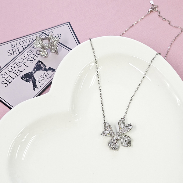 SELECT】ふわり花びらりぼんネックレス ネックレス ＆ LOVE CLOSET