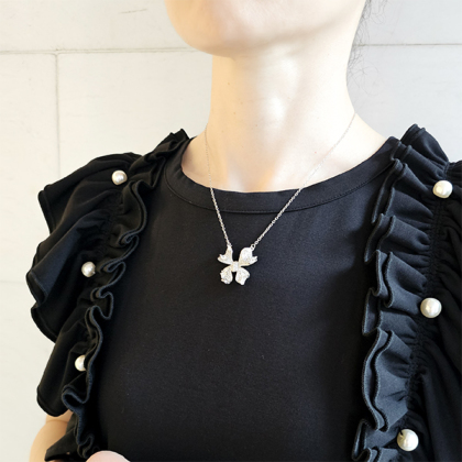 SELECT】ふわり花びらりぼんネックレス ネックレス ＆ LOVE CLOSET