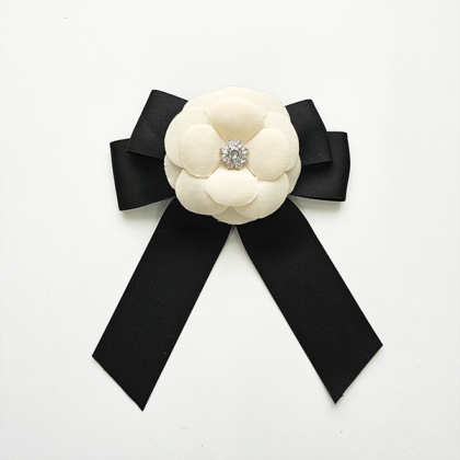 カメリアとりぼんのブローチ 小物 ＆ LOVE CLOSET