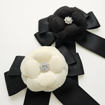 カメリアとりぼんのブローチ 小物 ＆ LOVE CLOSET